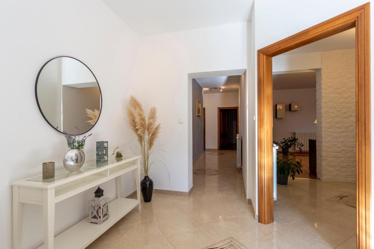 Villa Anavi Bicici Buitenkant foto
